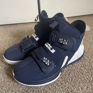 Nike Lebron soldier basketball sneaker size 7